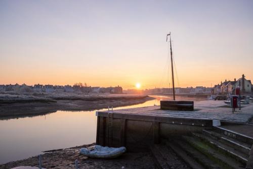 001-sunrise-on-a-frosty-morning-rowhedge 