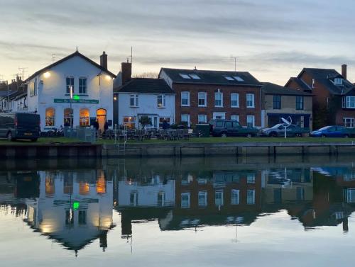 003-the-olde-albion-at-christmas