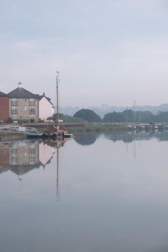 006-still-morning-rowhedge