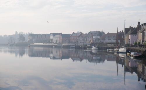 007-still-morning-rowhedge