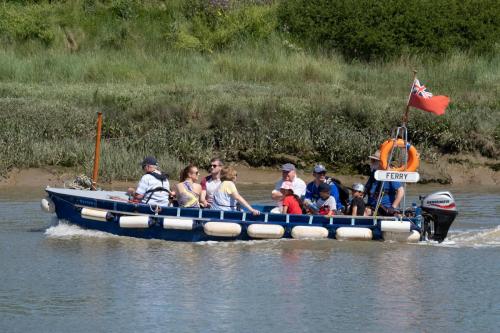 0959-030-the-ferry-returns