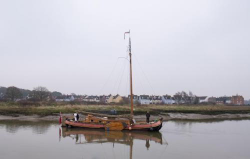 0971-087a-dutch-barge-alberdina-turning-in-the-colne