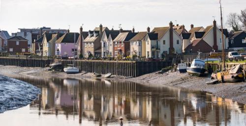 0974-007-rowhedge-waterfront-at-low-tide