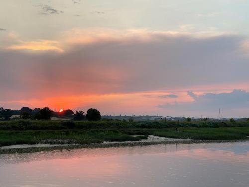 0990-031-peaceful-sunset-over-the-colne