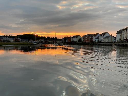 0990-047-sunset-over-rowhedge-and-the-colne