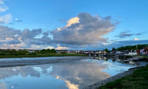 0991-008-evening-clouds-over-wivenhoe-and-rowhedge