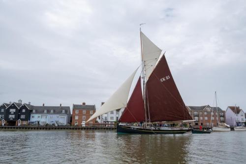 1003-010-smack-maria-arriving-for-rowhedge-regatta