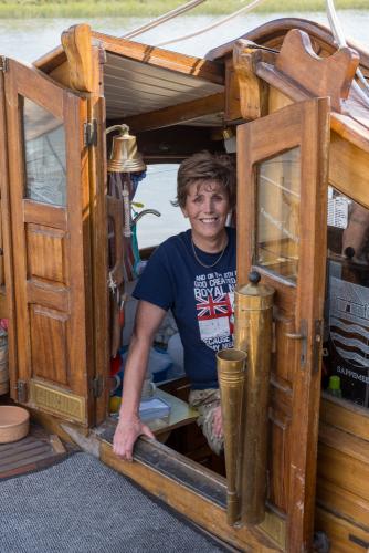 1037-003-Pauline-aboard-Alberdina