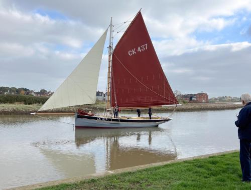 1081-006a-CK-21-Maria-sailing-into-Rowhedge