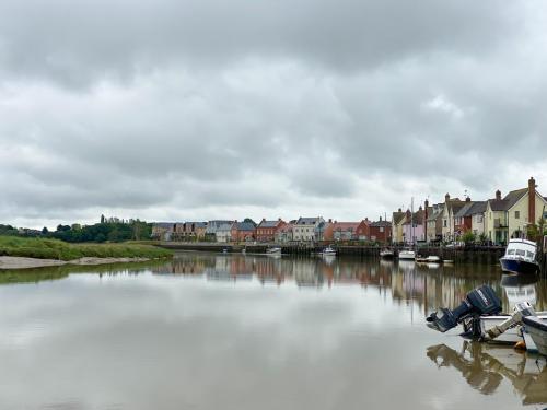 rowhedge-under-stormy-skies
